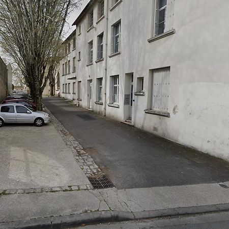 La Terrasse - Parking Gratuit - Fibre - Rdc - Centre Ville Saintes Luaran gambar